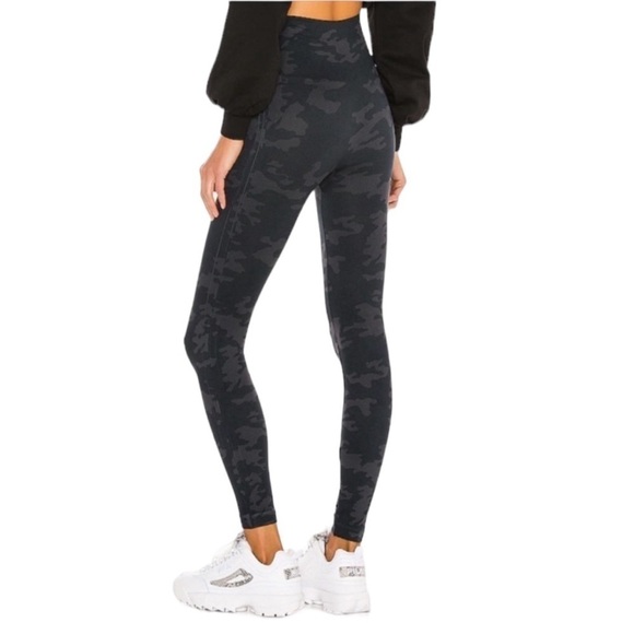 Spanx camo look at me now seamless high rise leggings size medium - Picture 6 of 13